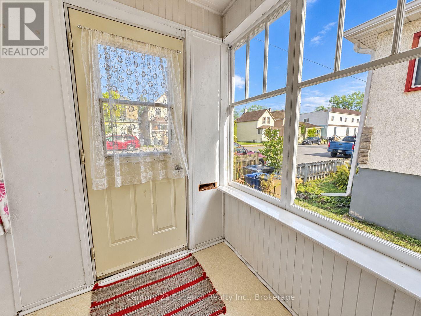 531 Mctavish Street Property Photo 4