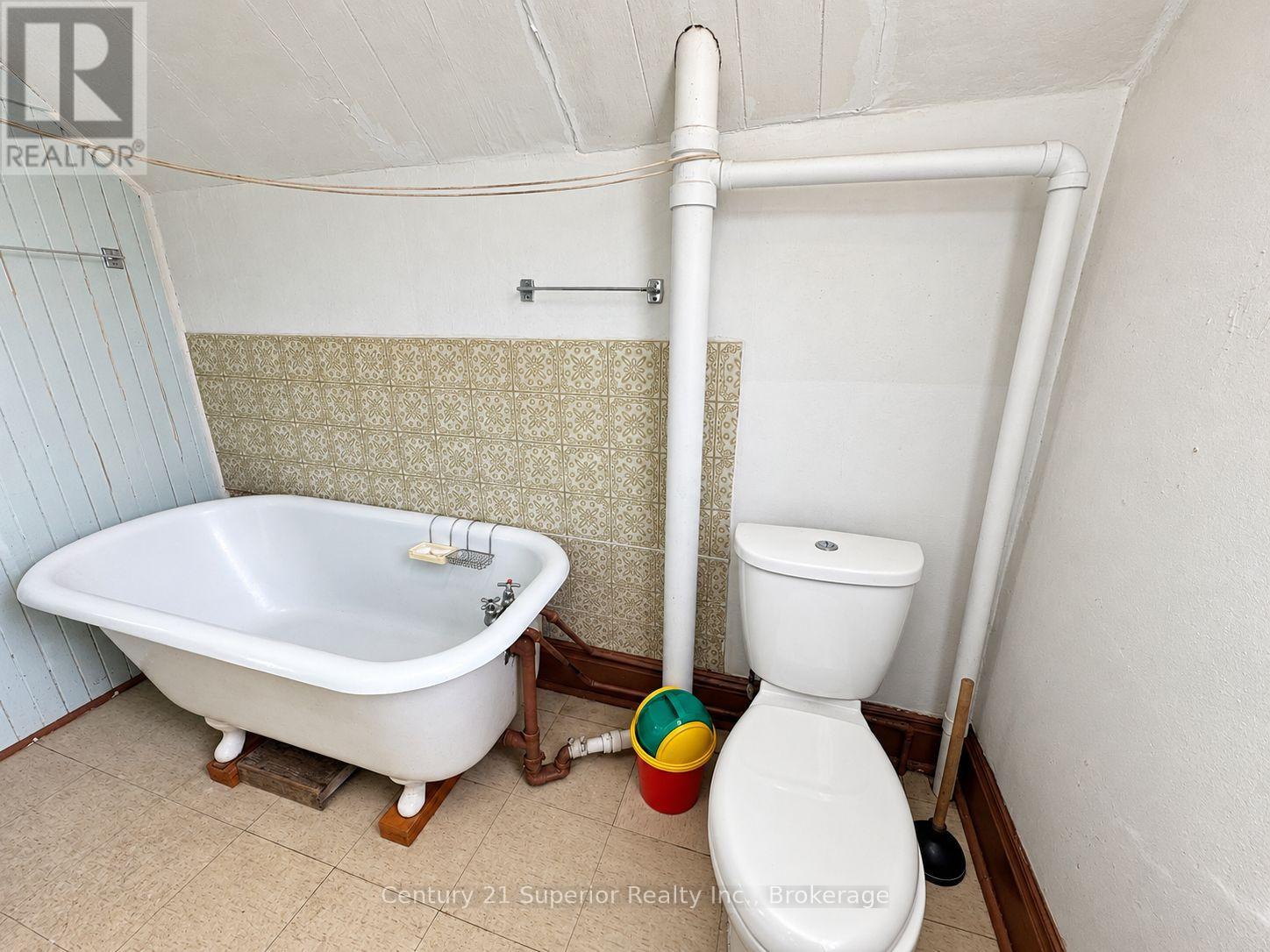531 Mctavish Street Property Photo 27