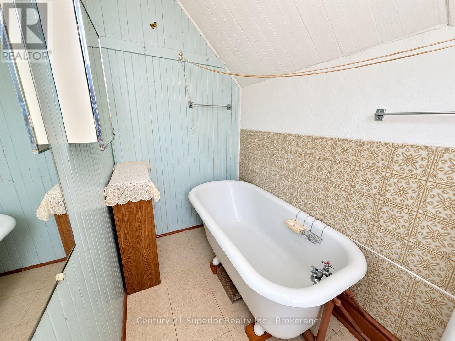 531 Mctavish Street Property Photo 28