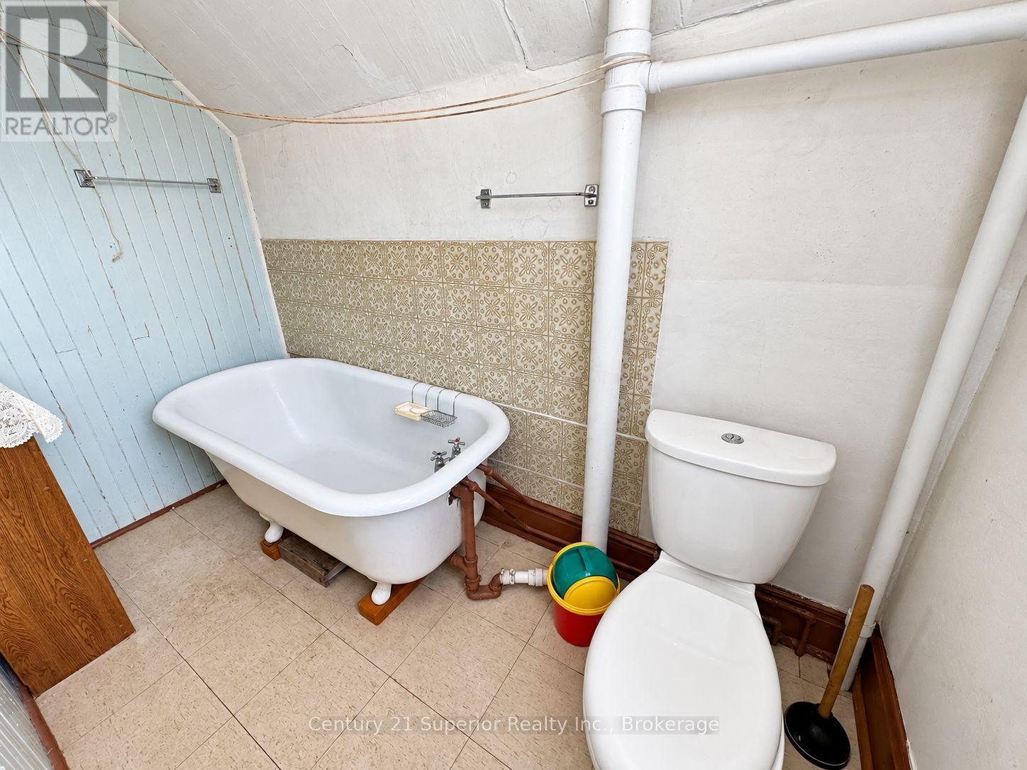 531 Mctavish Street Property Photo 29