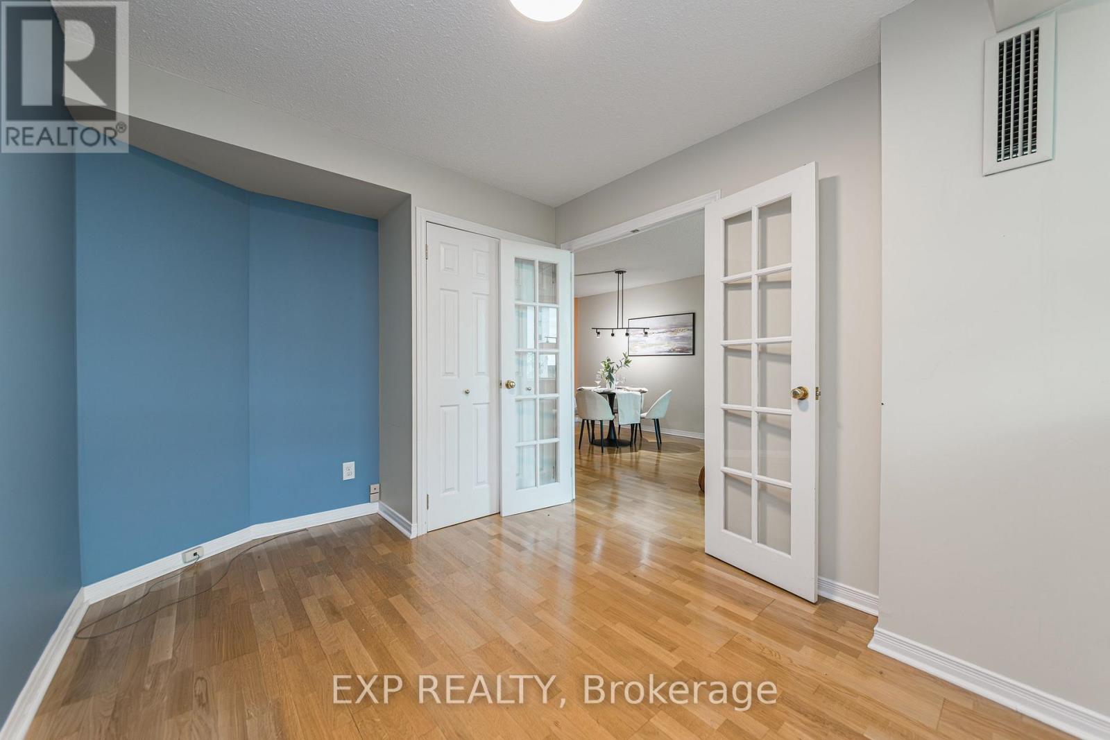 505 - 555 Brittany Drive Property Photo 10