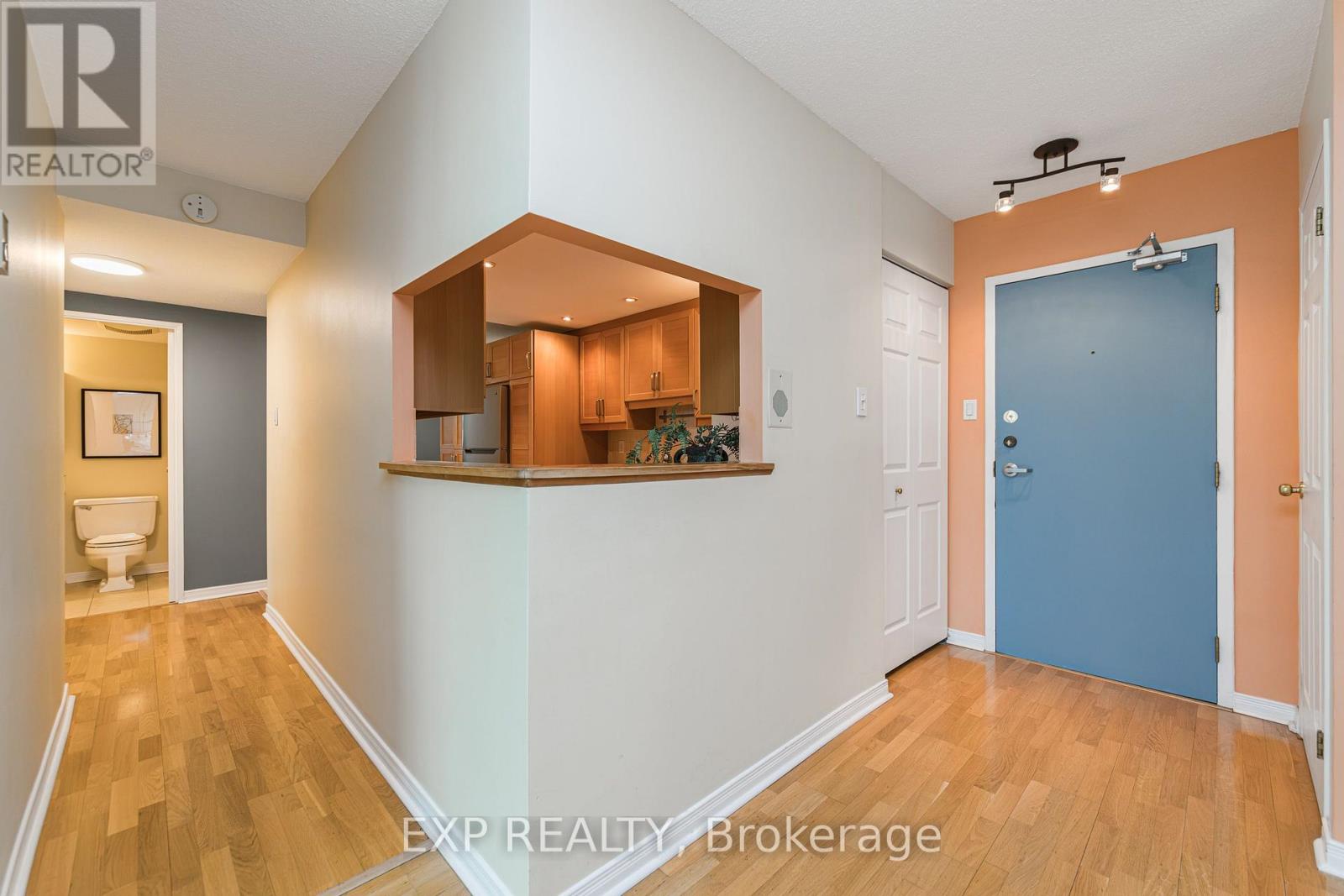 505 - 555 Brittany Drive Property Photo 11