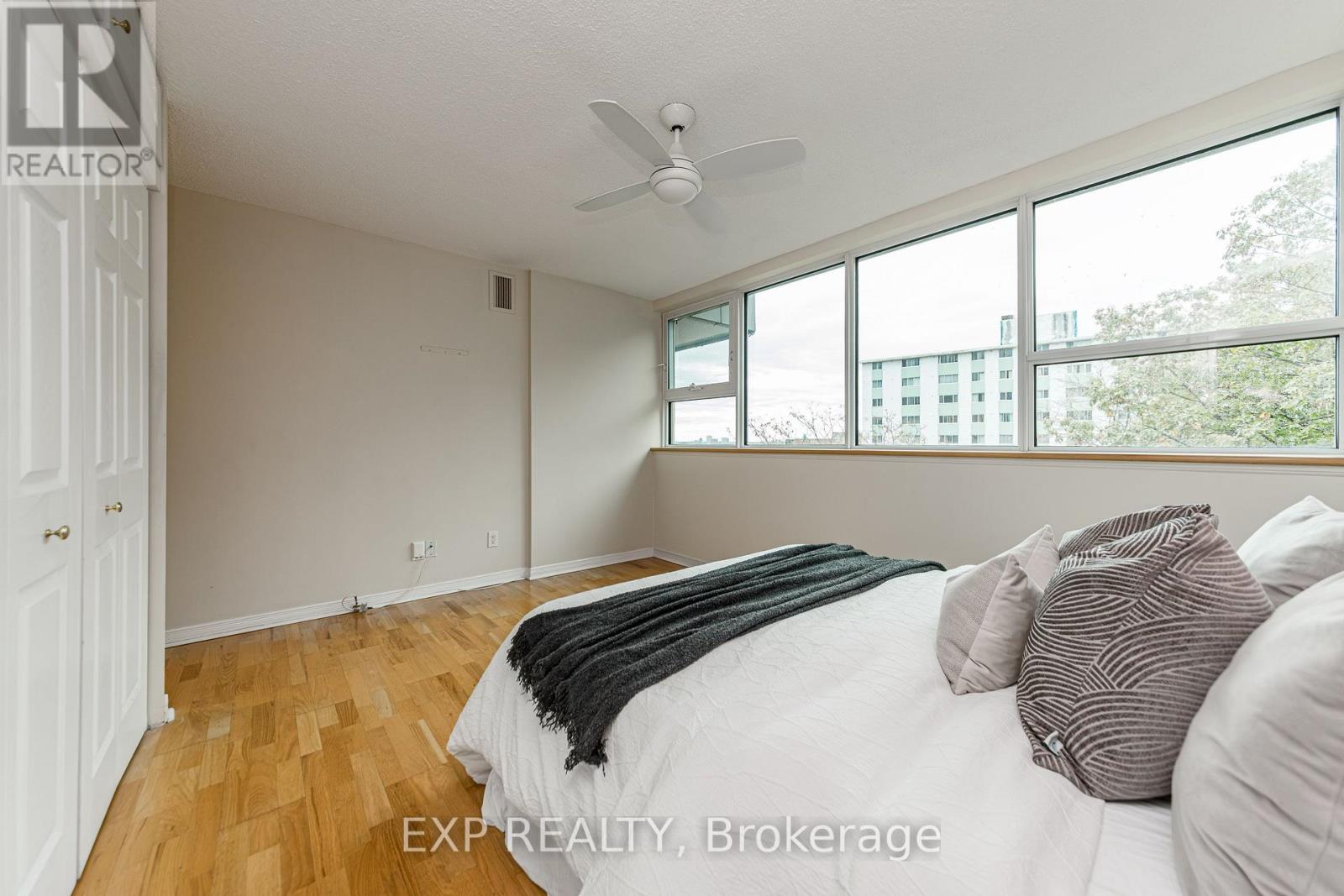 505 - 555 Brittany Drive Property Photo 14