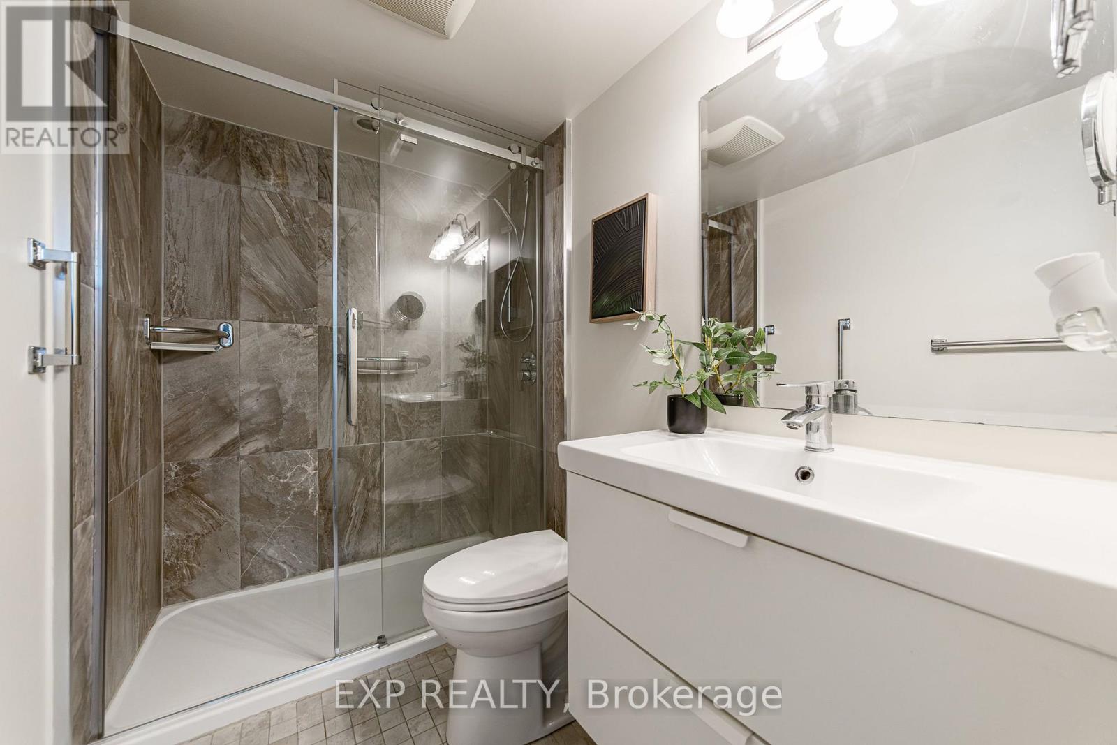 505 - 555 Brittany Drive Property Photo 15