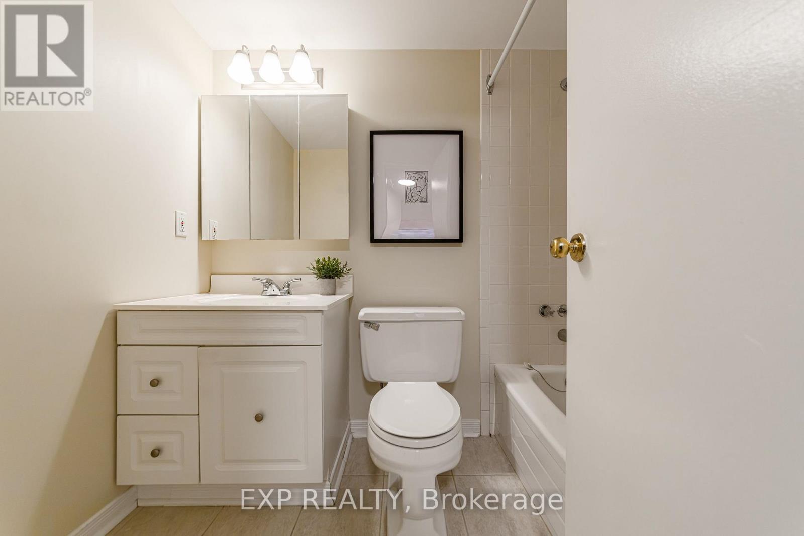 505 - 555 Brittany Drive Property Photo 16
