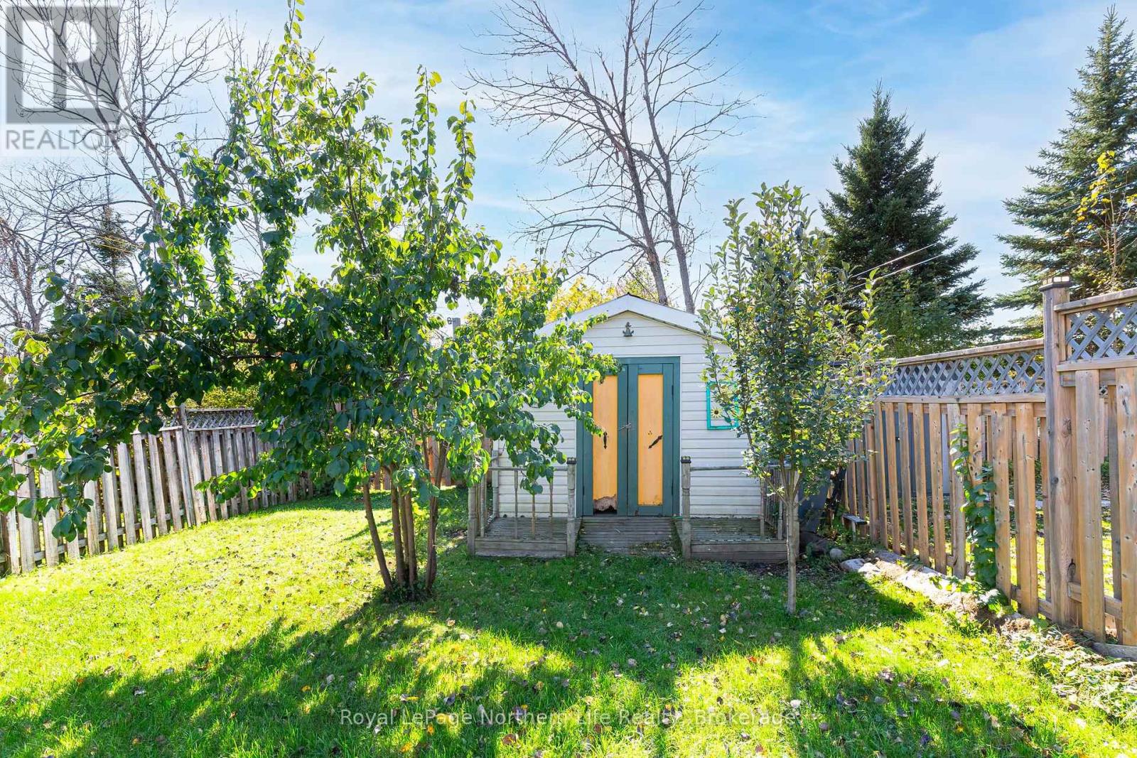 511 Bromley Avenue Property Photo 5