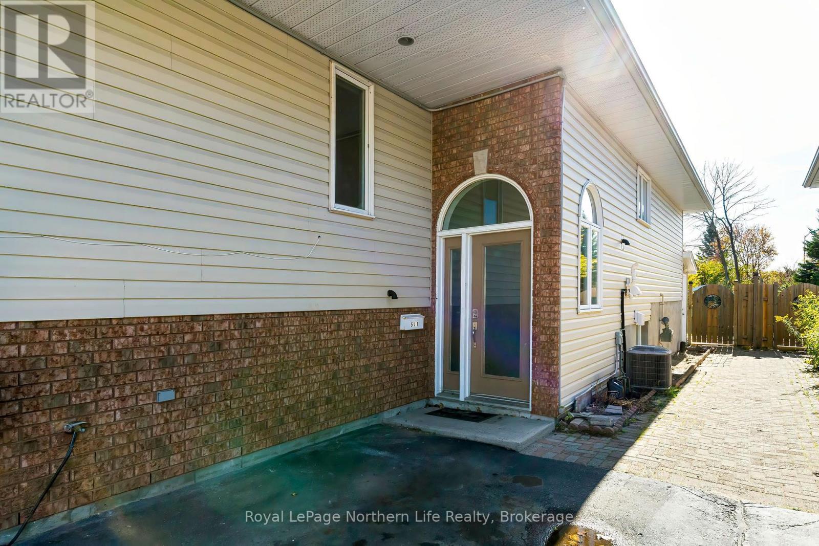 511 Bromley Avenue Property Photo 6