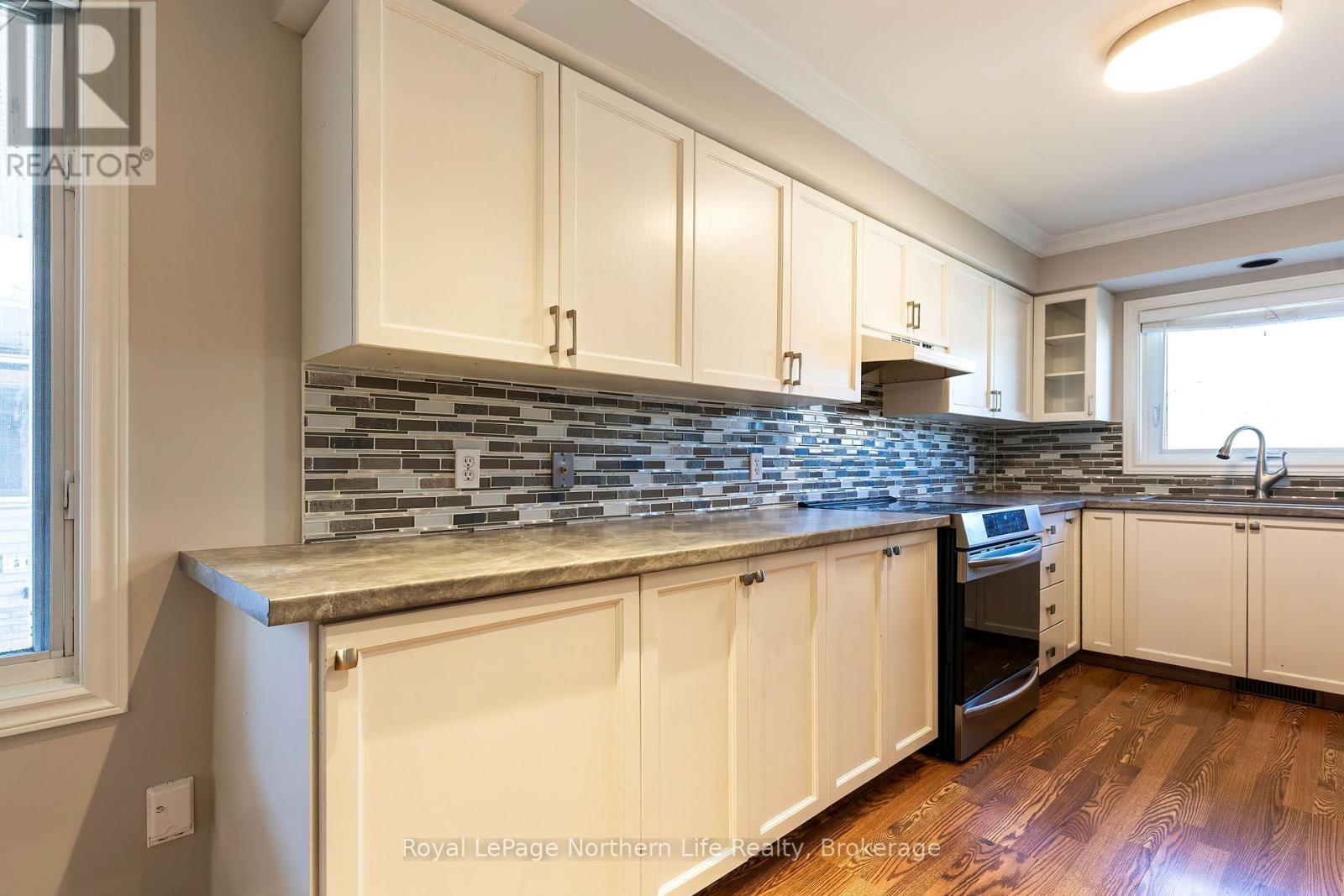 511 Bromley Avenue Property Photo 12
