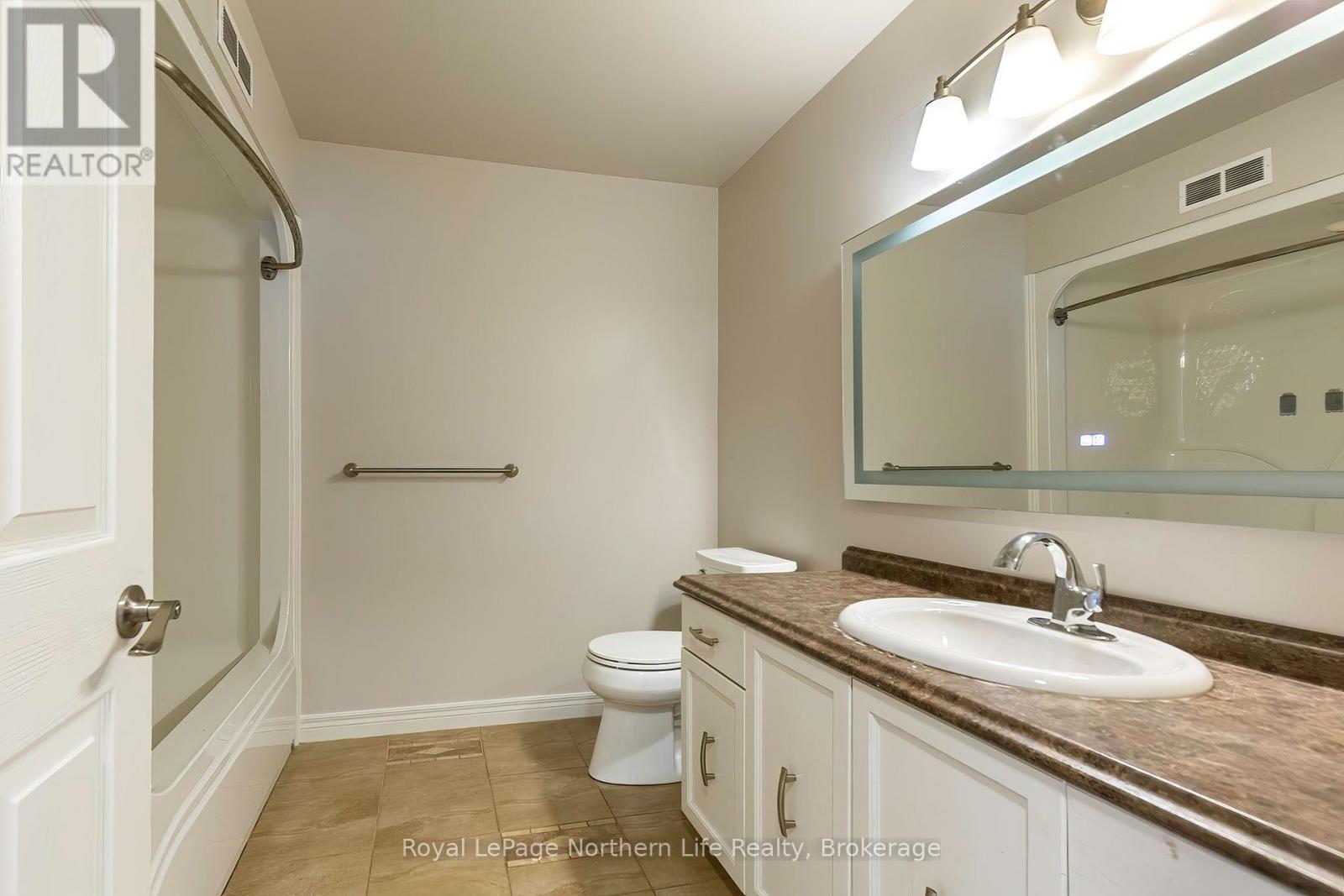 511 Bromley Avenue Property Photo 18