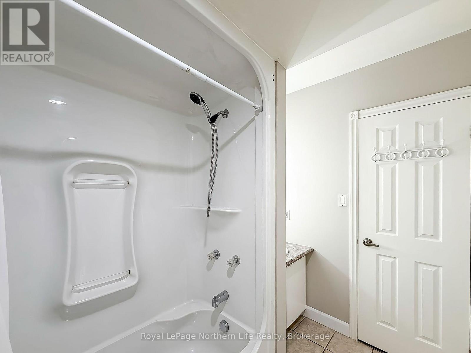 511 Bromley Avenue Property Photo 39