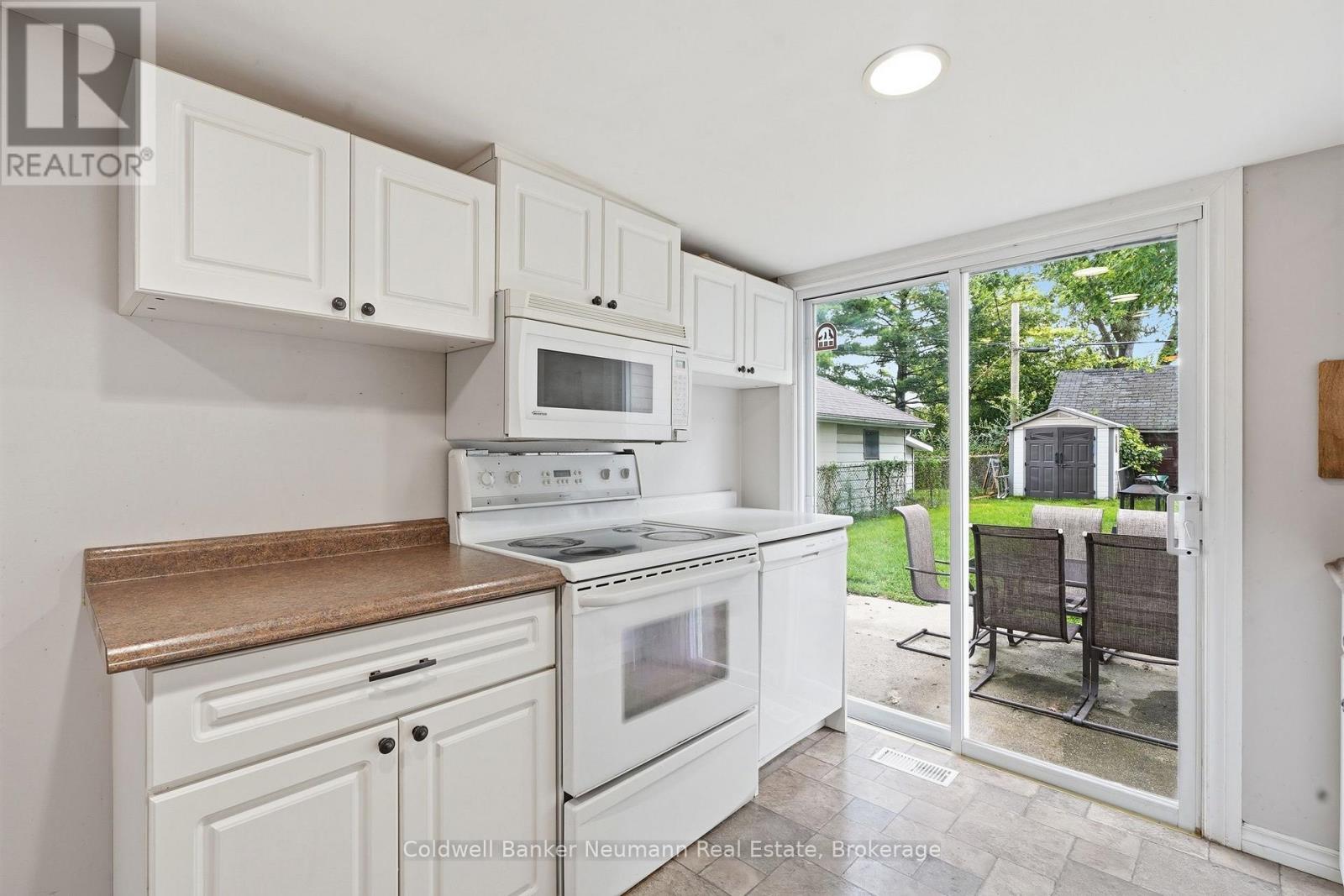 442 Burdick Place Property Photo 6