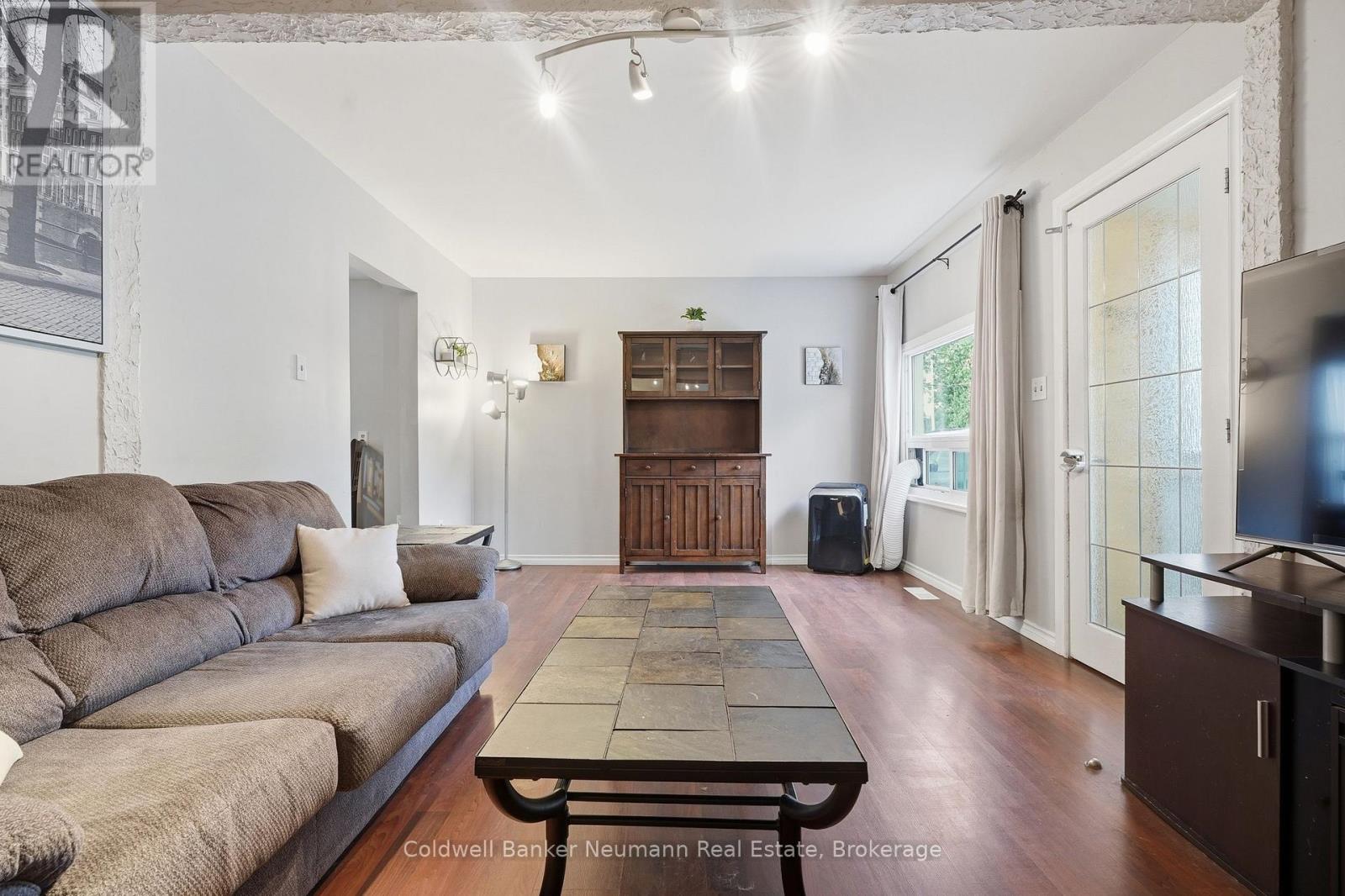 442 Burdick Place Property Photo 12
