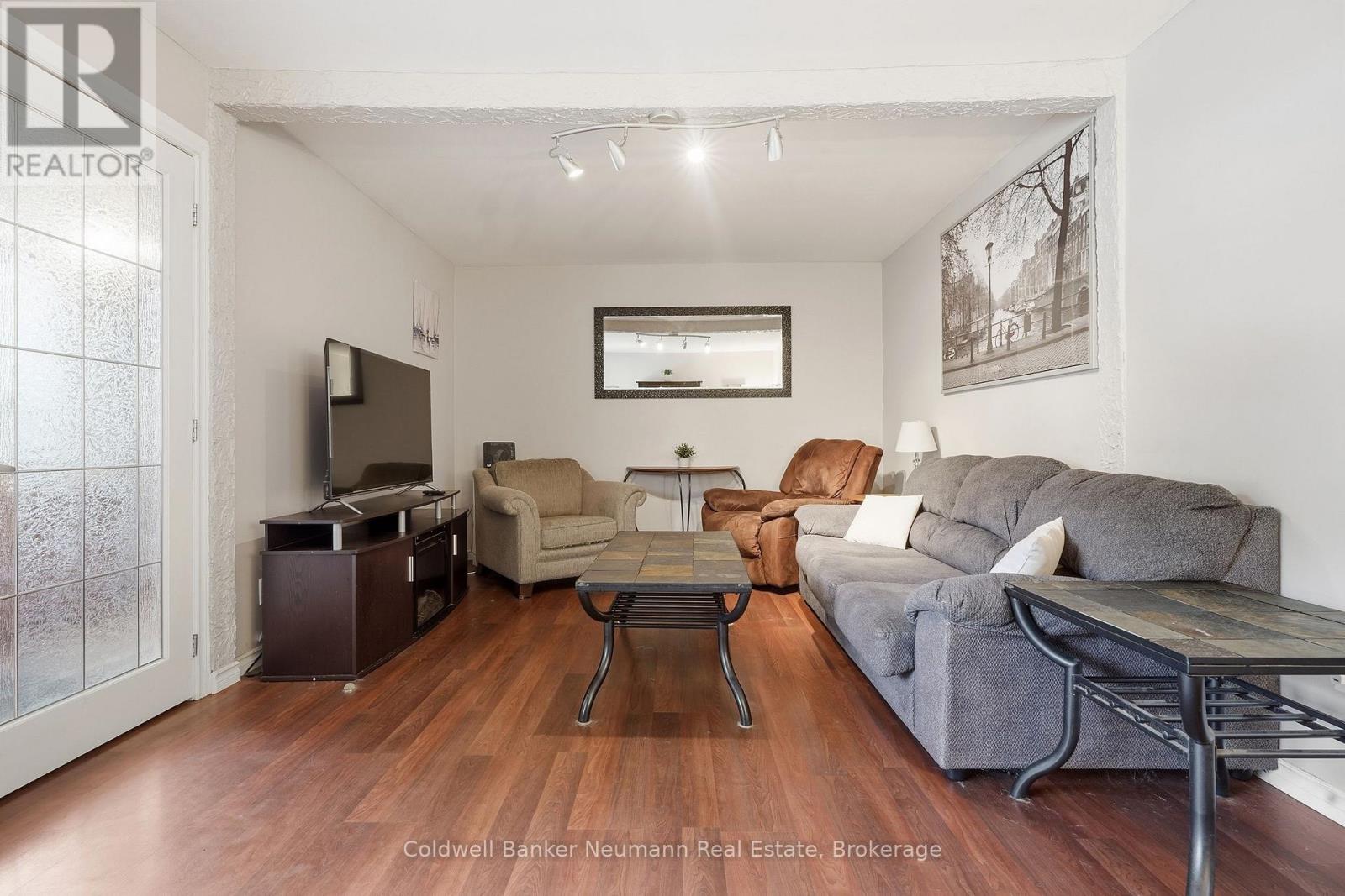 442 Burdick Place Property Photo 13