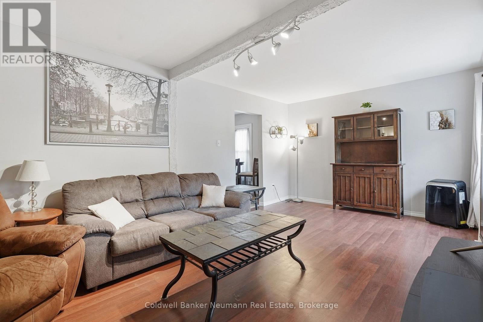 442 Burdick Place Property Photo 15