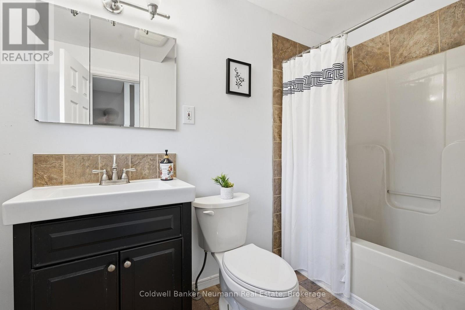 442 Burdick Place Property Photo 23