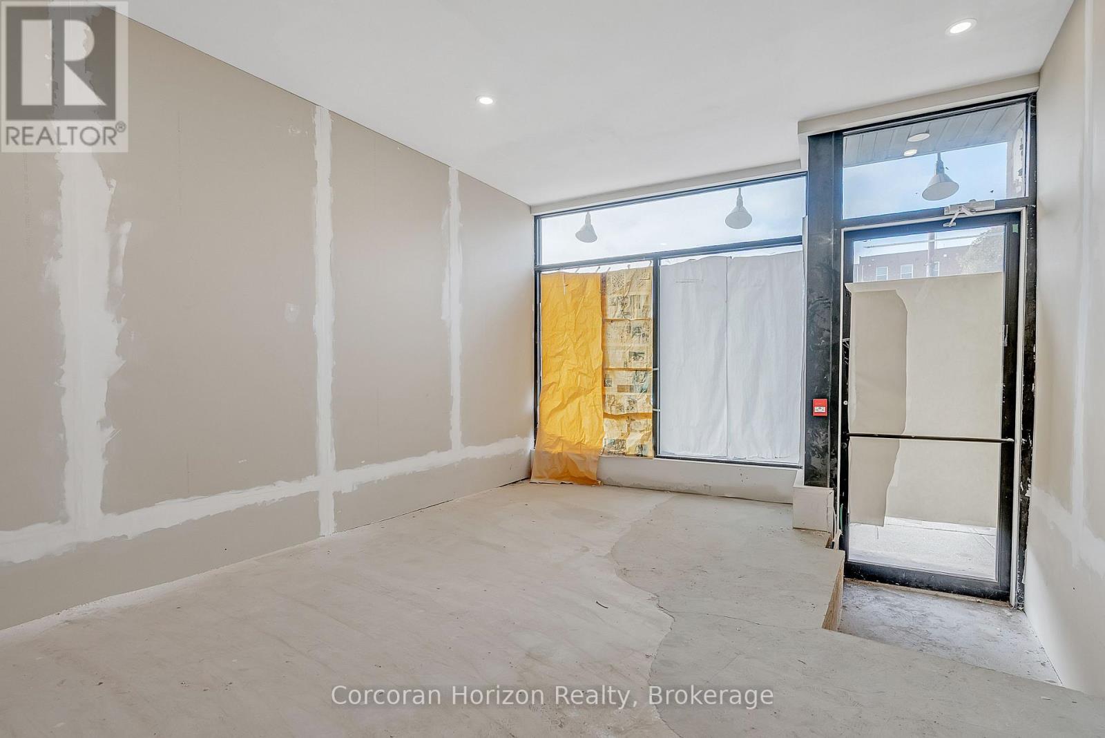 475 King Street E Property Photo 4