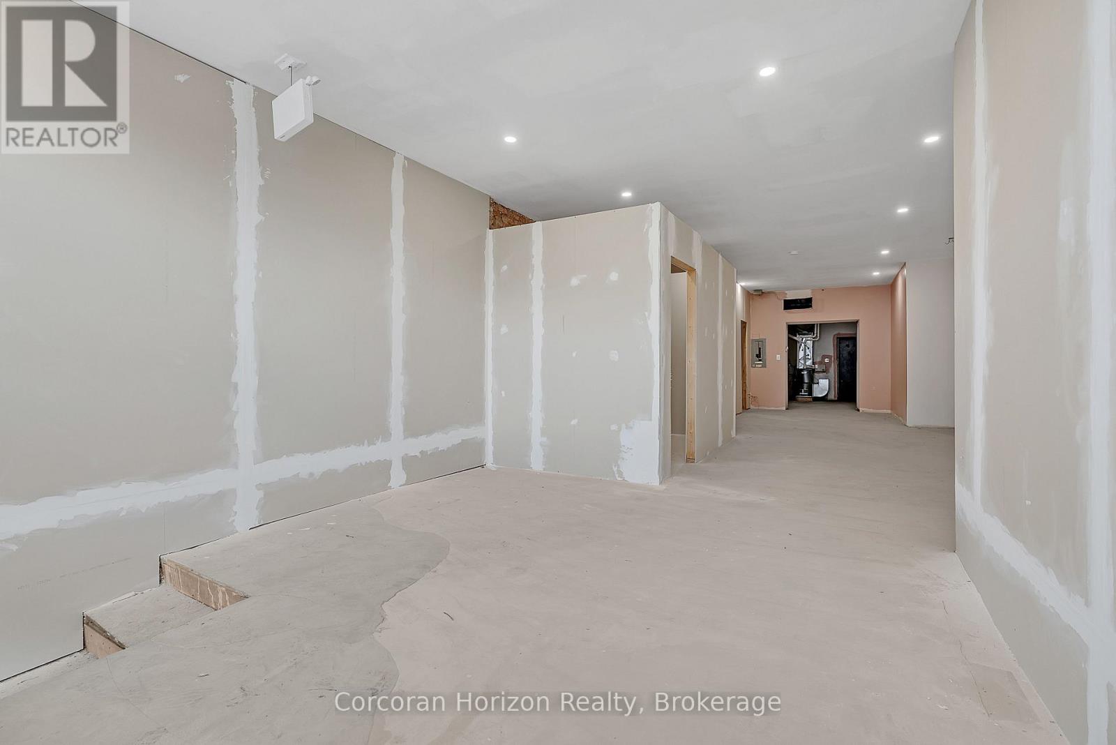 475 King Street E Property Photo 5