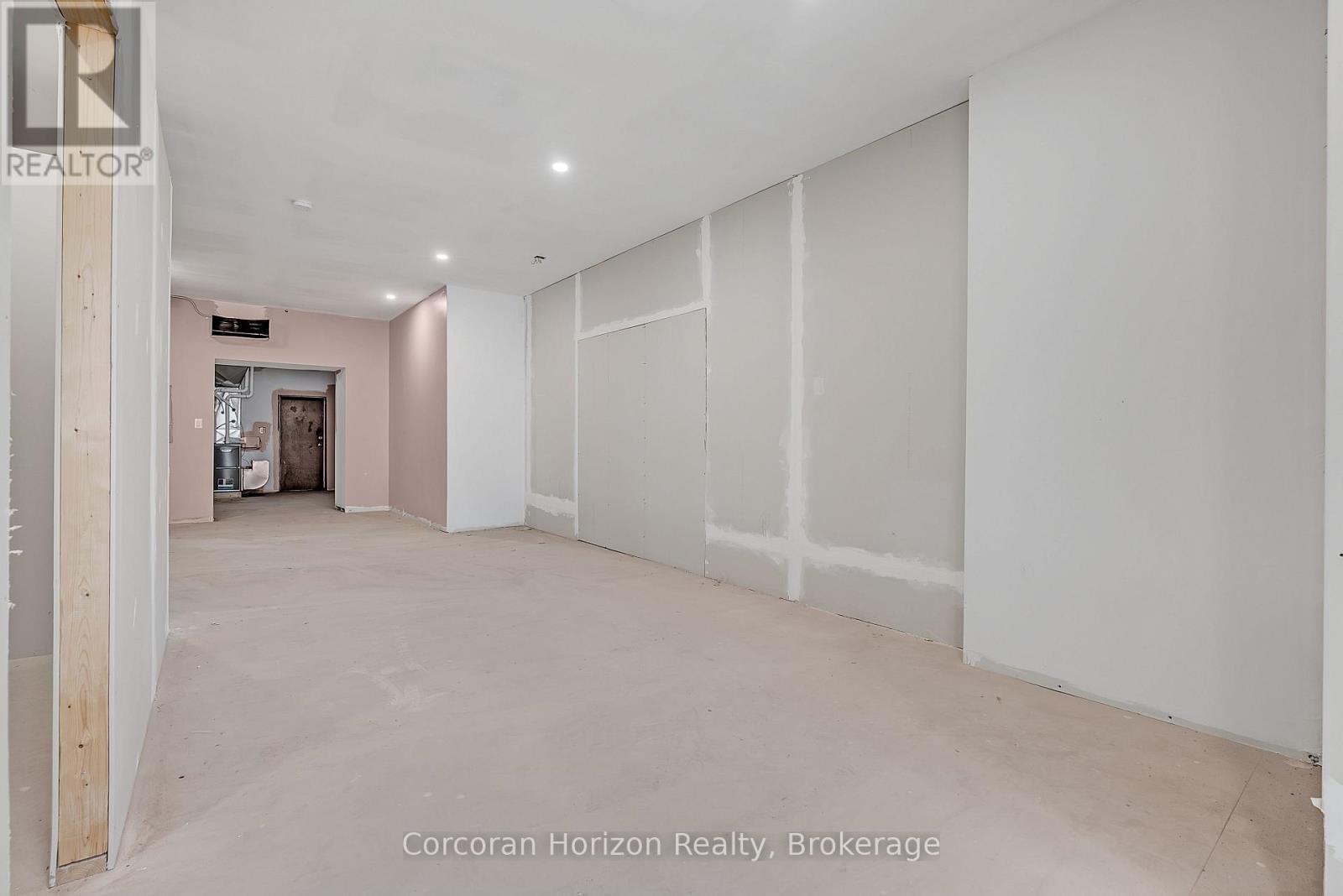475 King Street E Property Photo 6