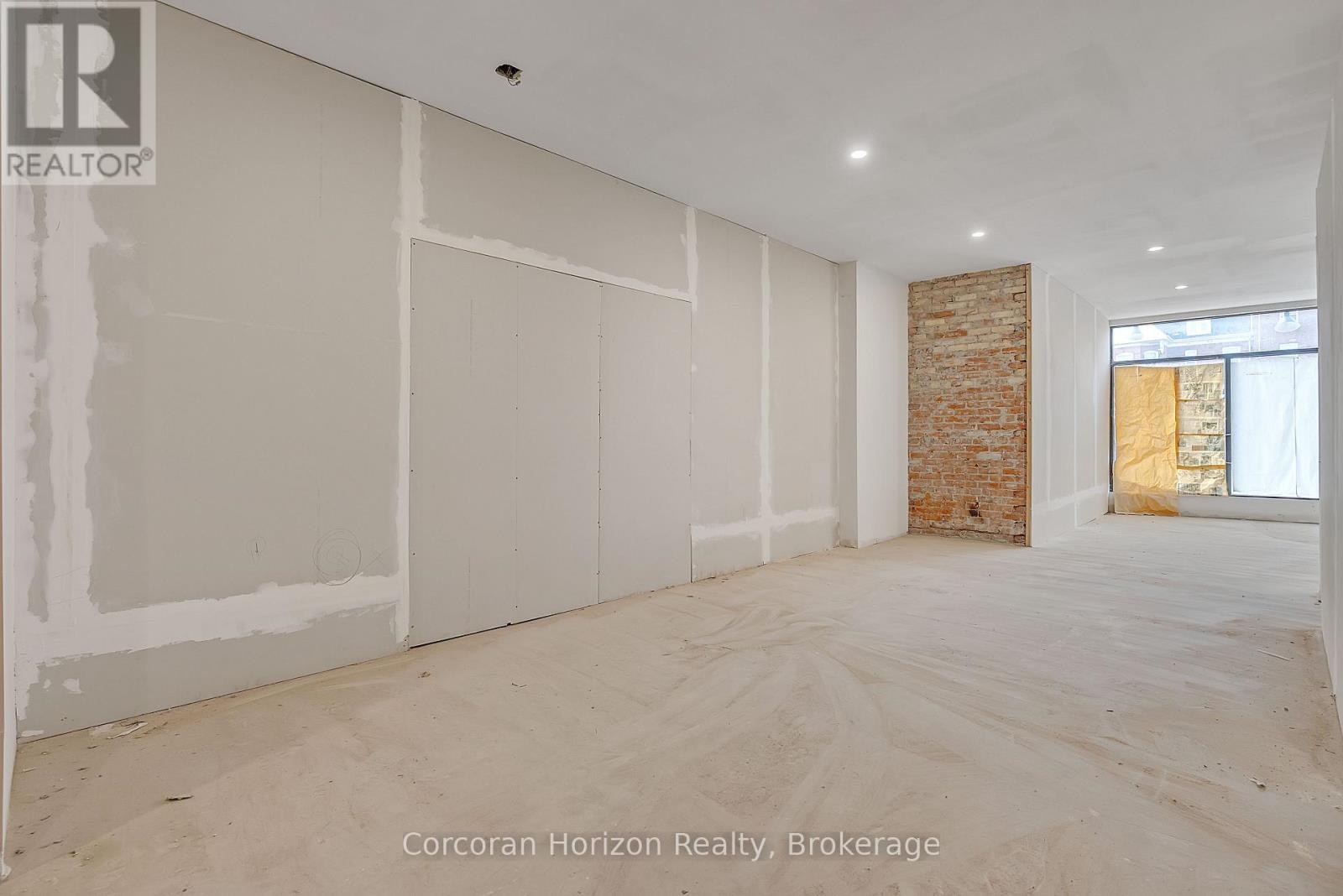 475 King Street E Property Photo 7