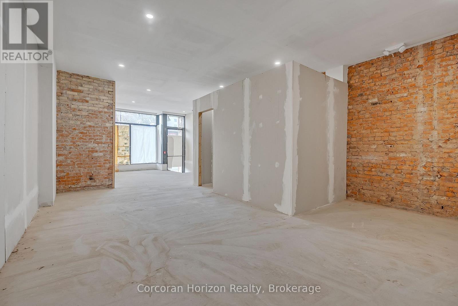 475 King Street E Property Photo 8