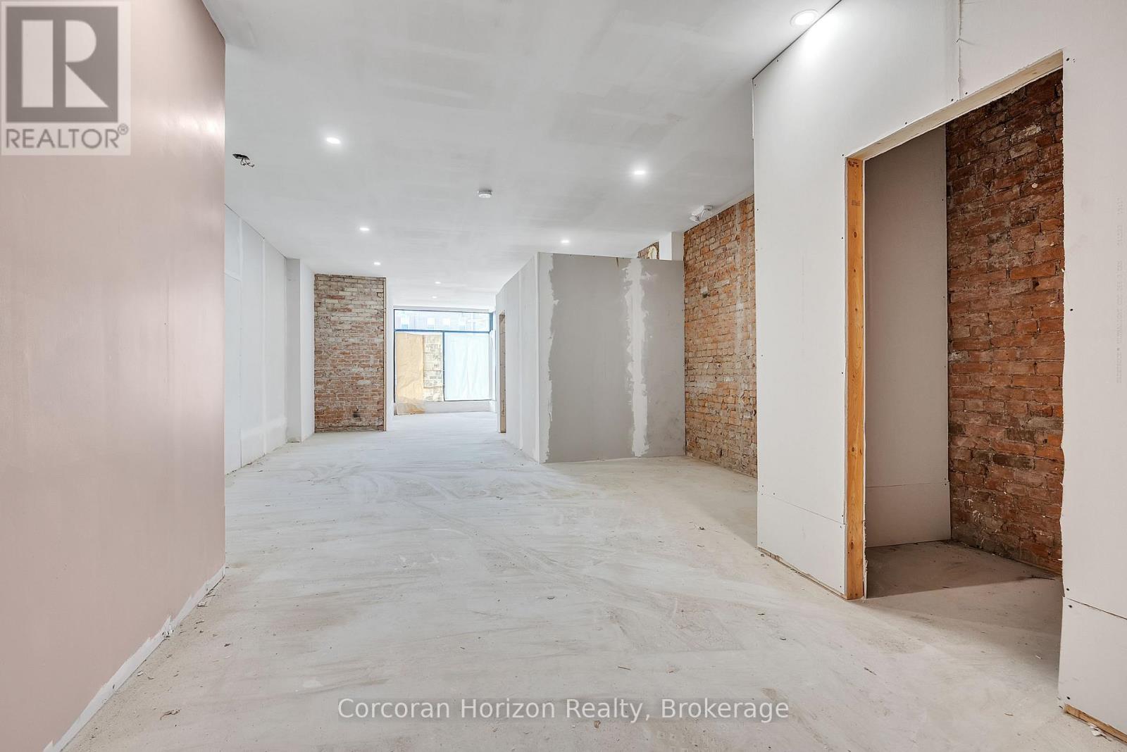 475 King Street E Property Photo 10
