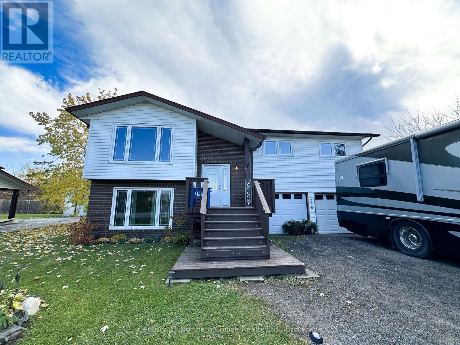100 Detta Road Property Photo 1