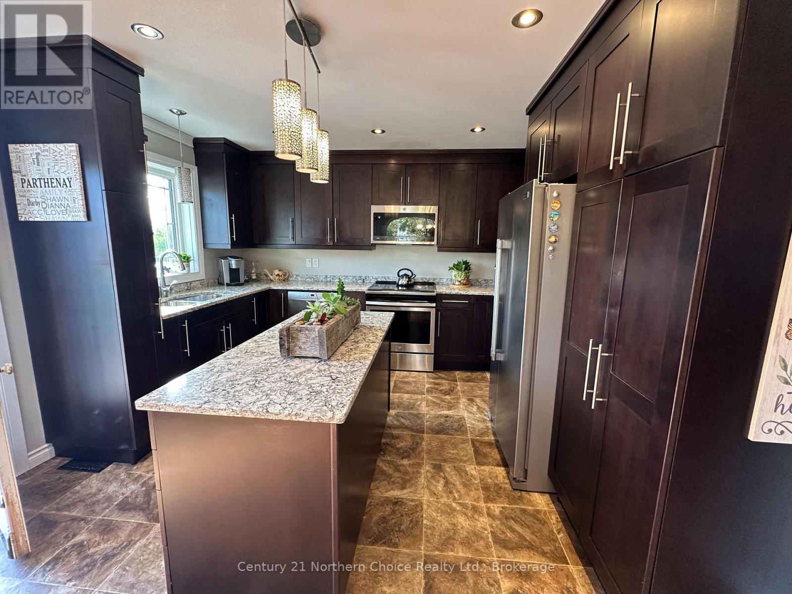 100 Detta Road Property Photo 5