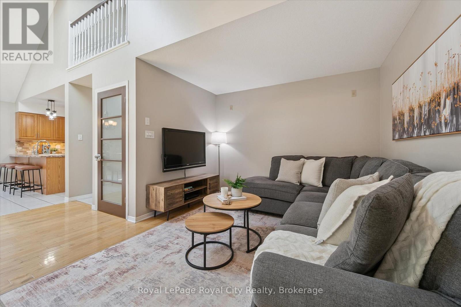 27 Oakridge Crescent Property Photo 12