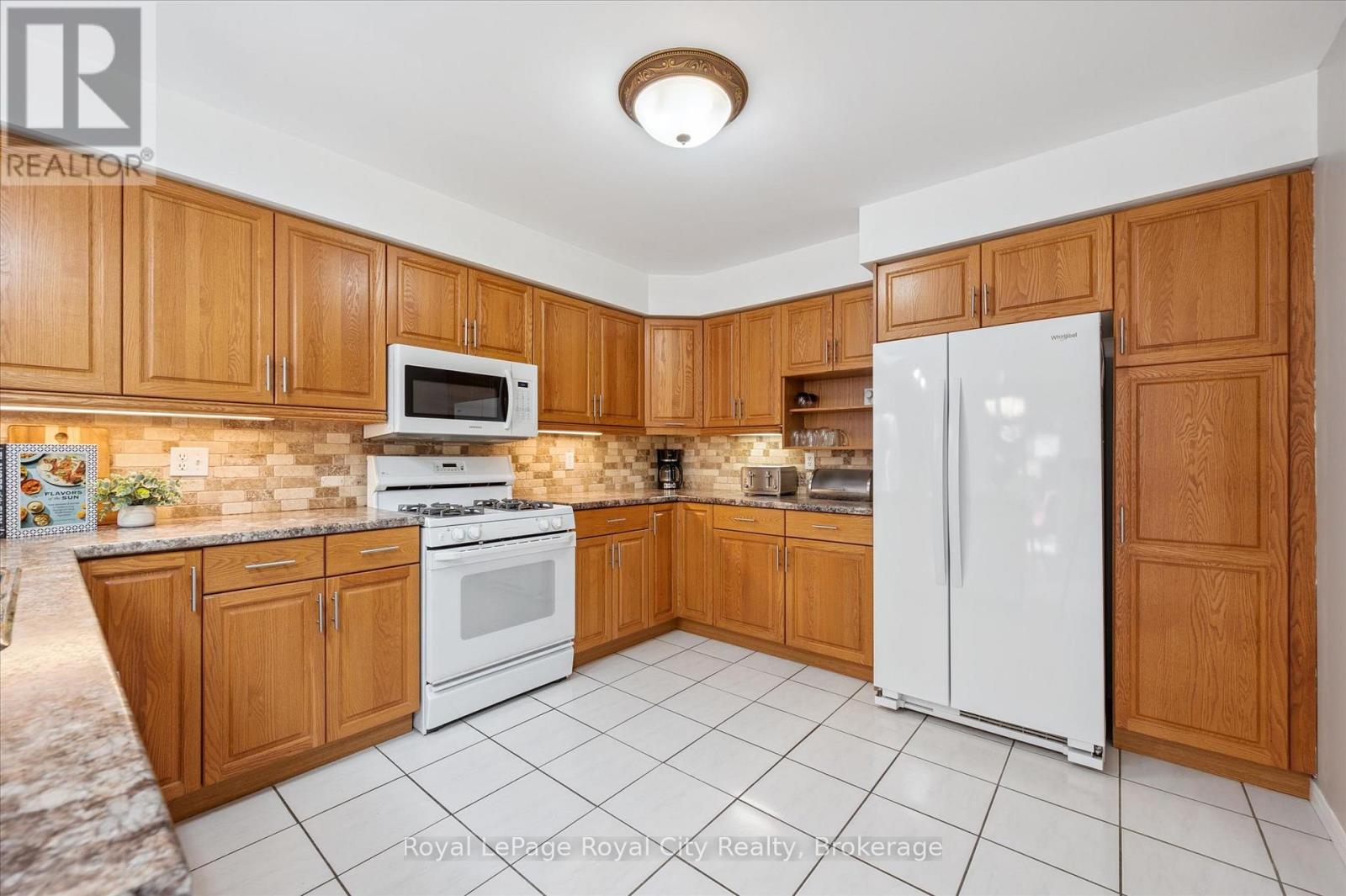 27 Oakridge Crescent Property Photo 19
