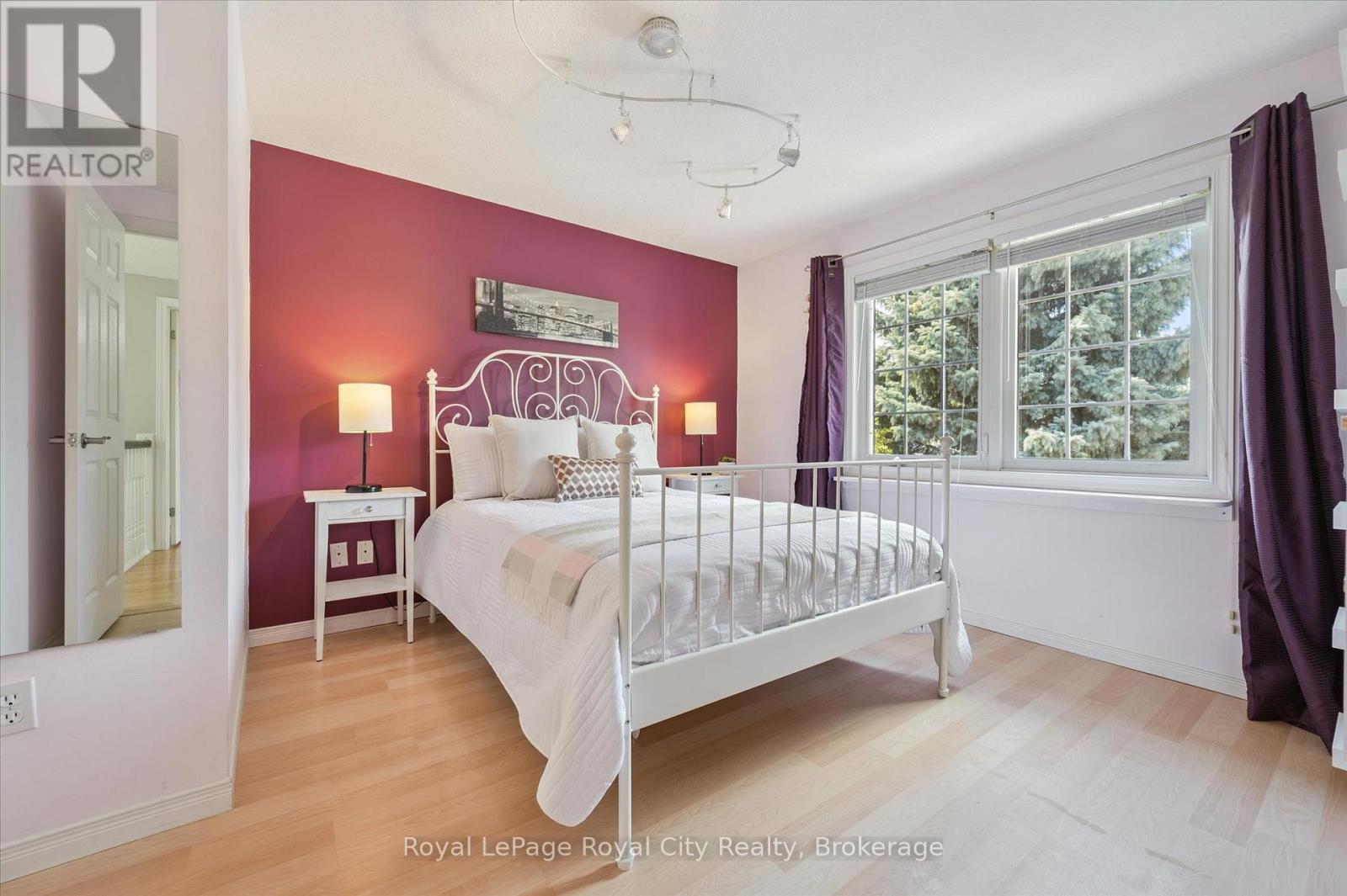 27 Oakridge Crescent Property Photo 30