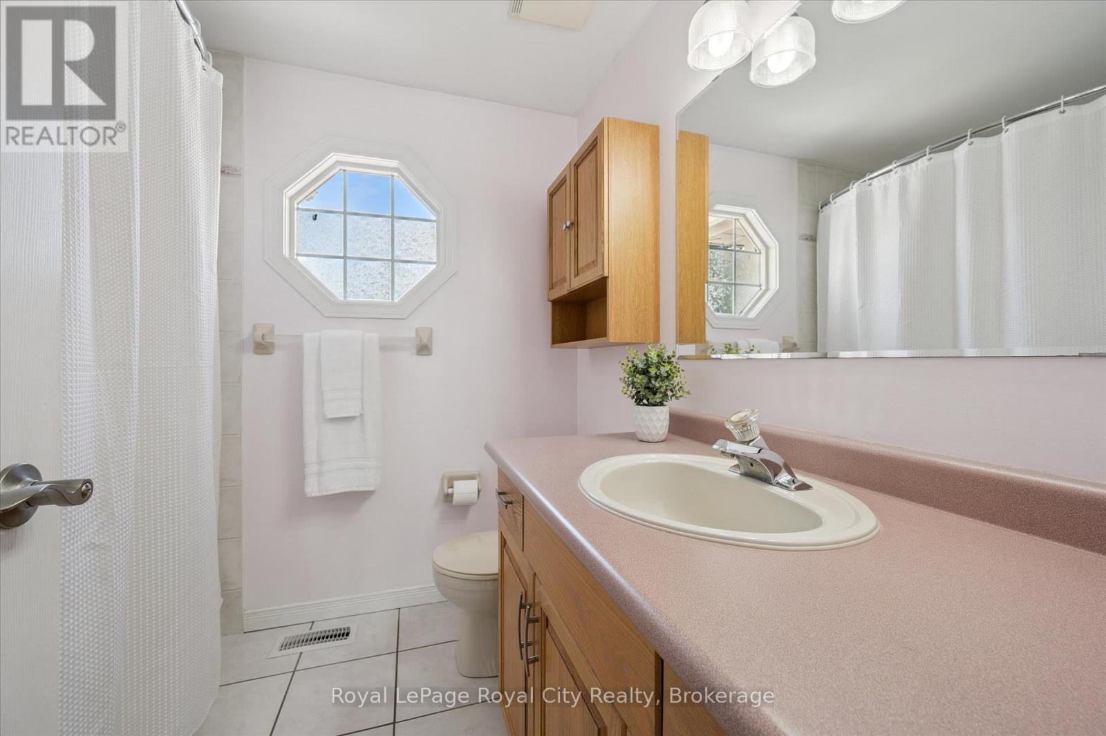 27 Oakridge Crescent Property Photo 32