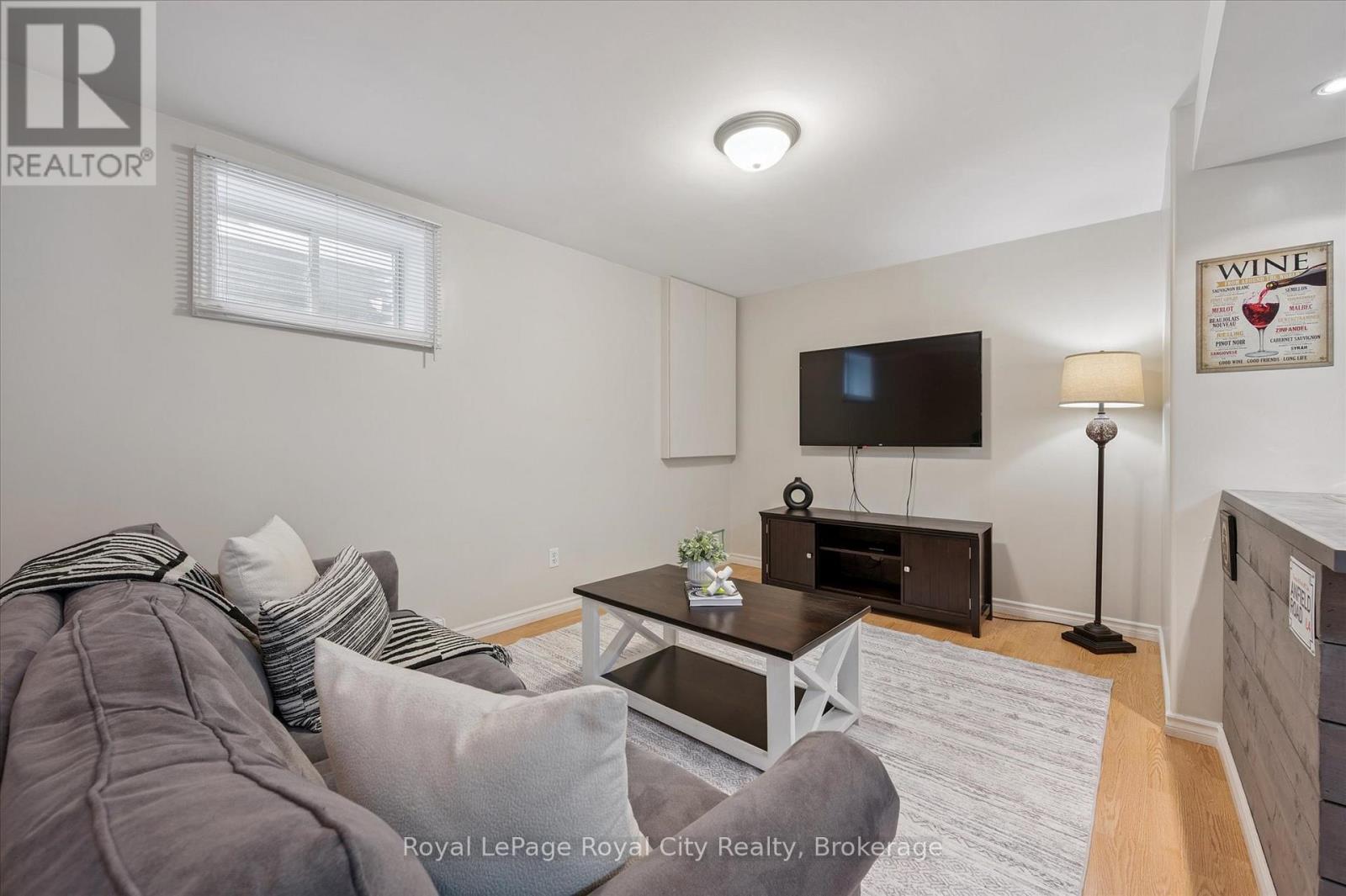 27 Oakridge Crescent Property Photo 35