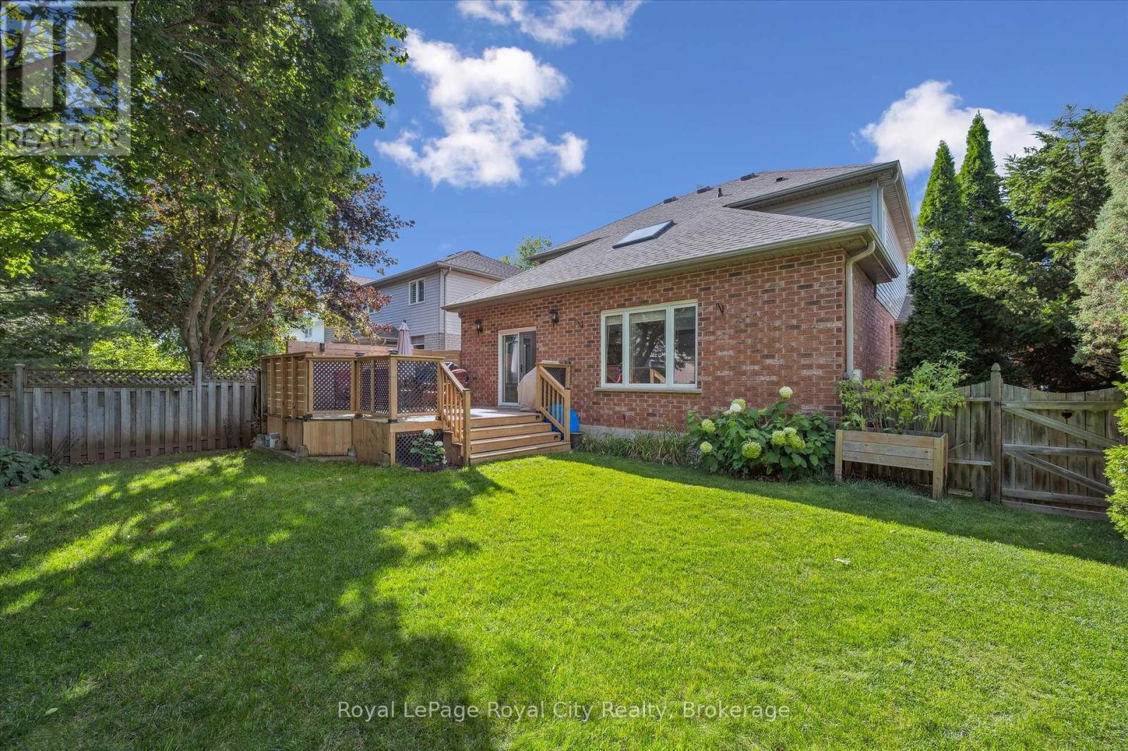 27 Oakridge Crescent Property Photo 44