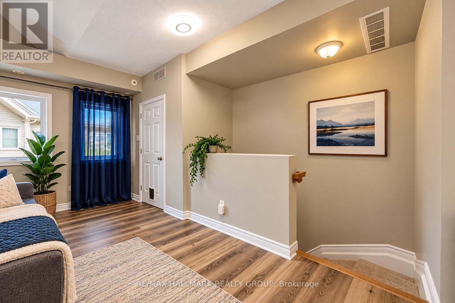 L - 1109 Stittsville Main Street Property Photo 2
