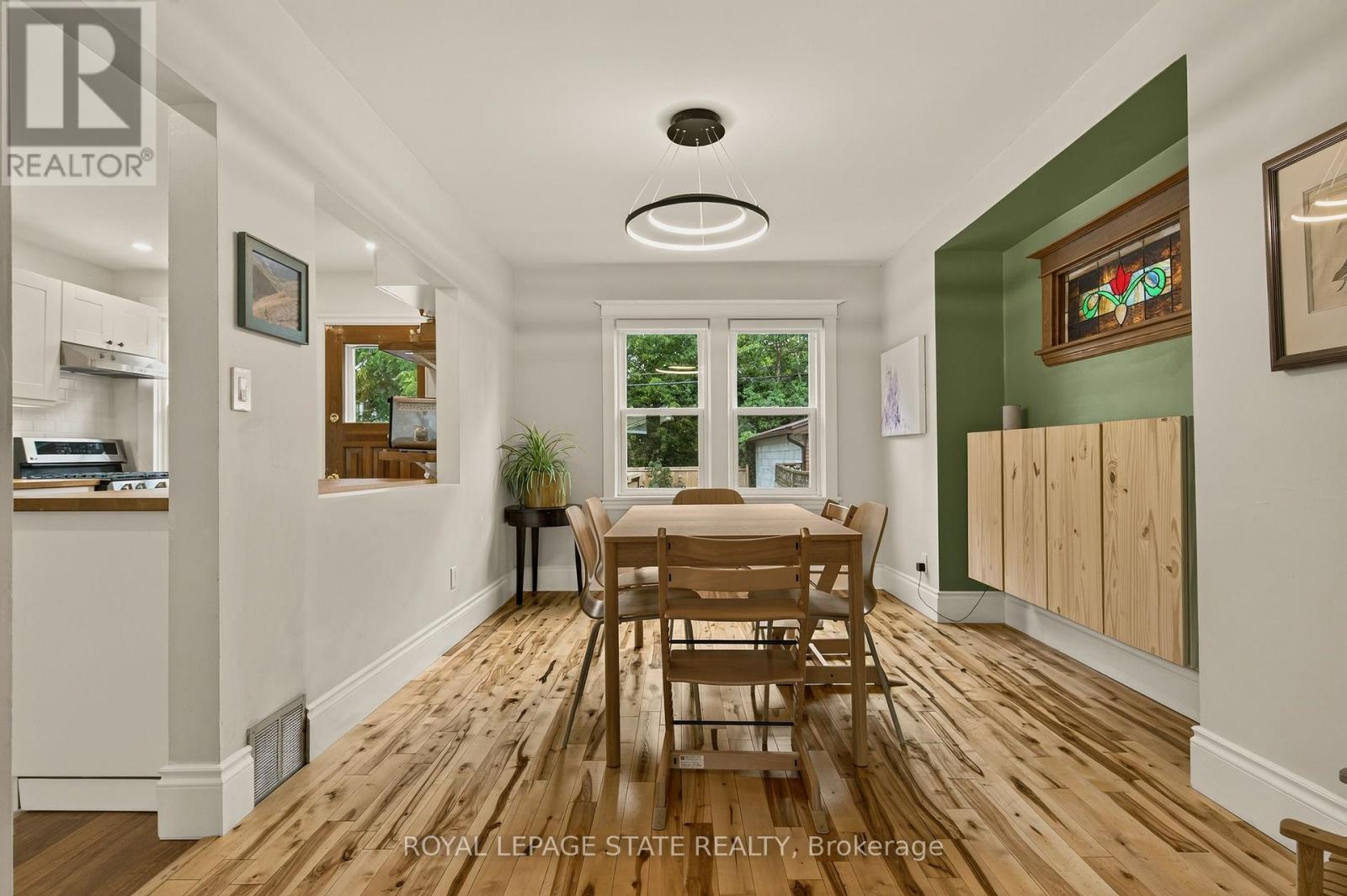 72 Garside Avenue N Property Photo 13