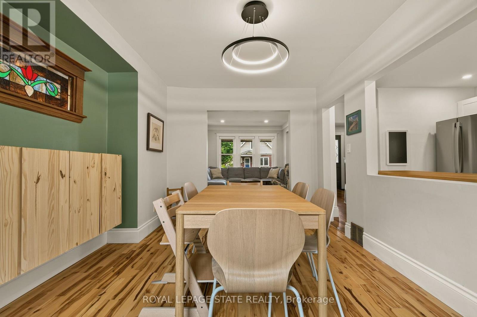 72 Garside Avenue N Property Photo 15