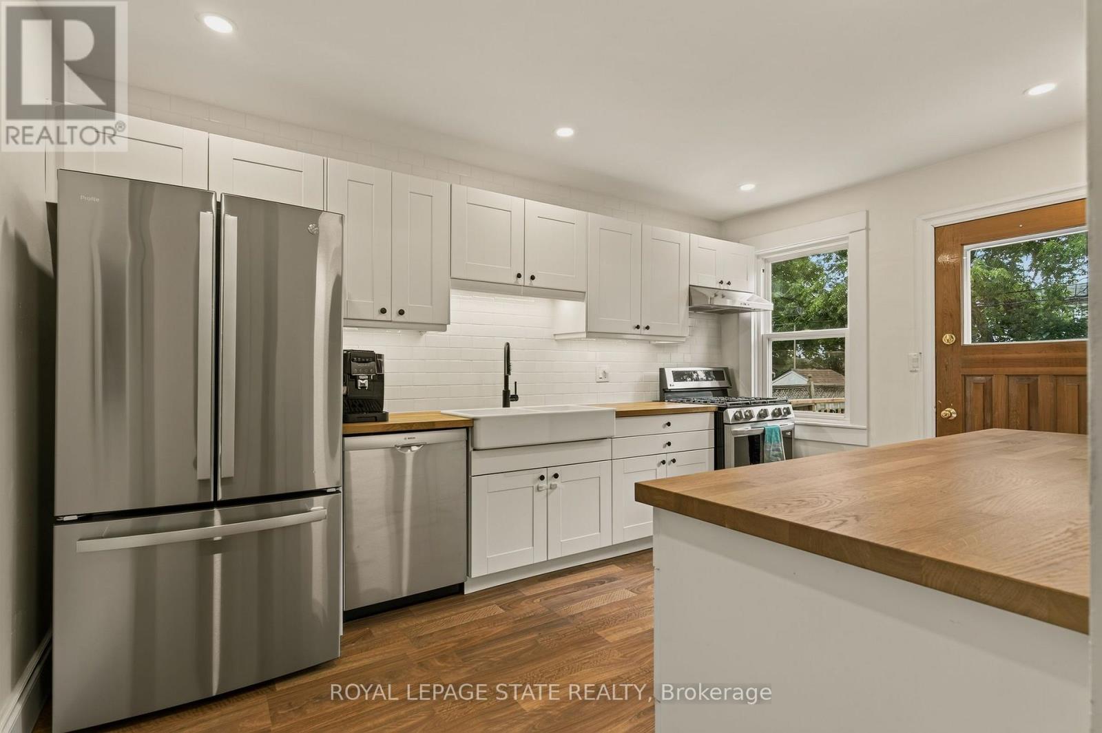 72 Garside Avenue N Property Photo 19