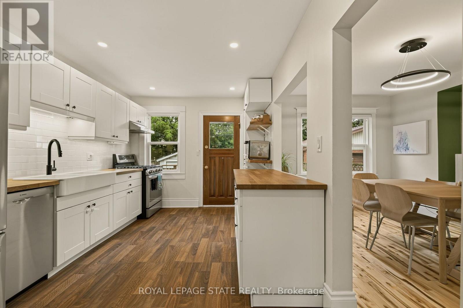 72 Garside Avenue N Property Photo 20