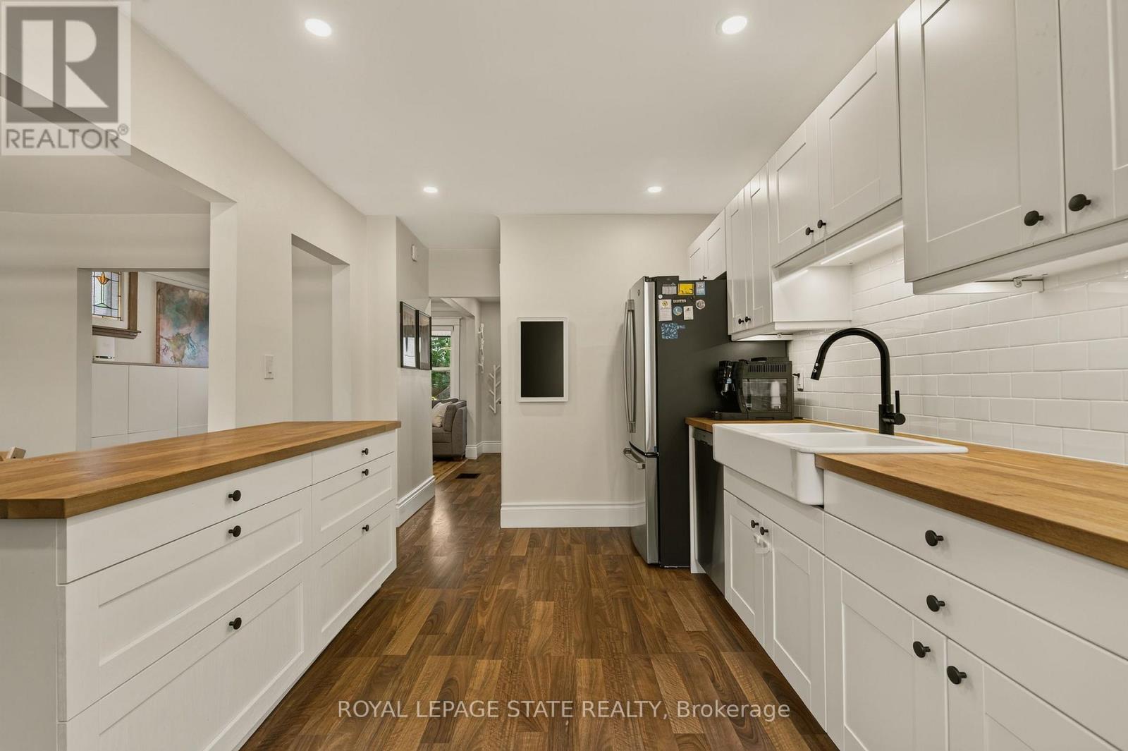 72 Garside Avenue N Property Photo 25