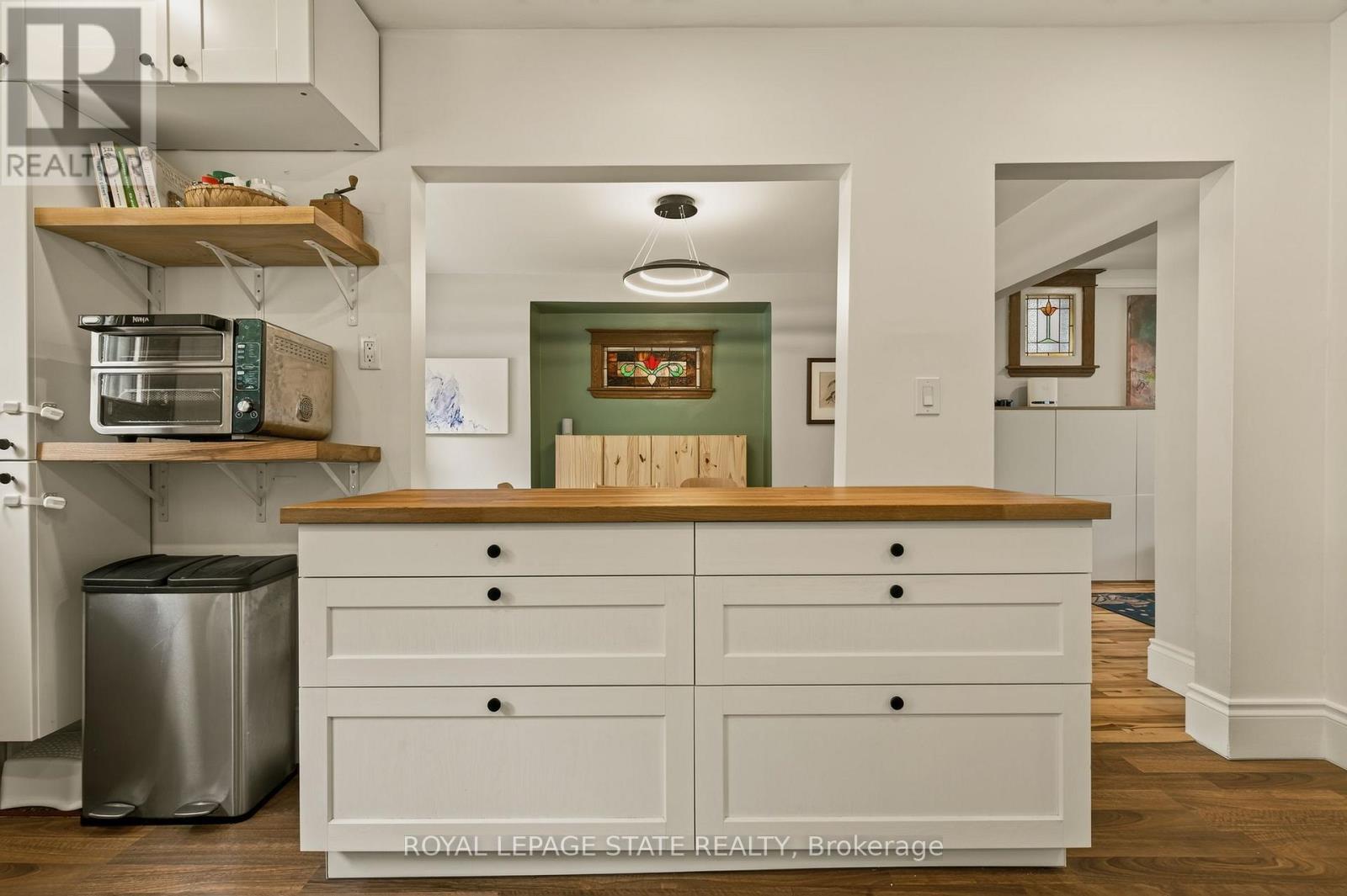 72 Garside Avenue N Property Photo 28