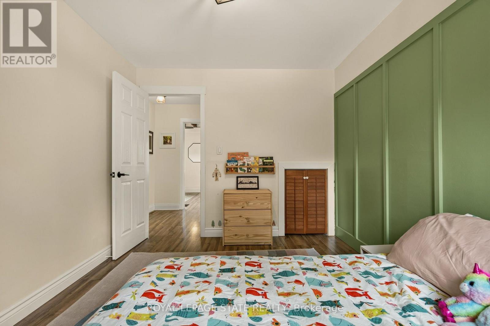 72 Garside Avenue N Property Photo 30