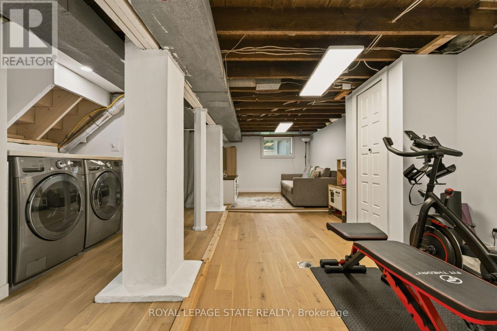 72 Garside Avenue N Property Photo 44