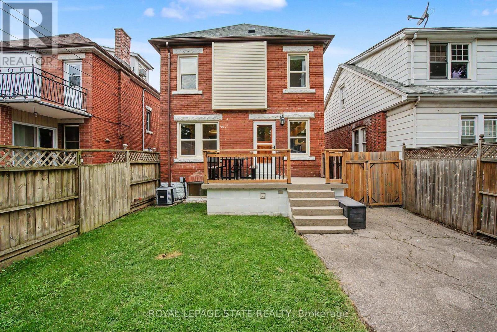 72 Garside Avenue N Property Photo 50