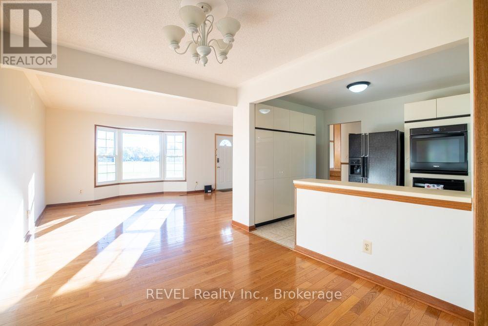 783 Daytona Drive Property Photo 11
