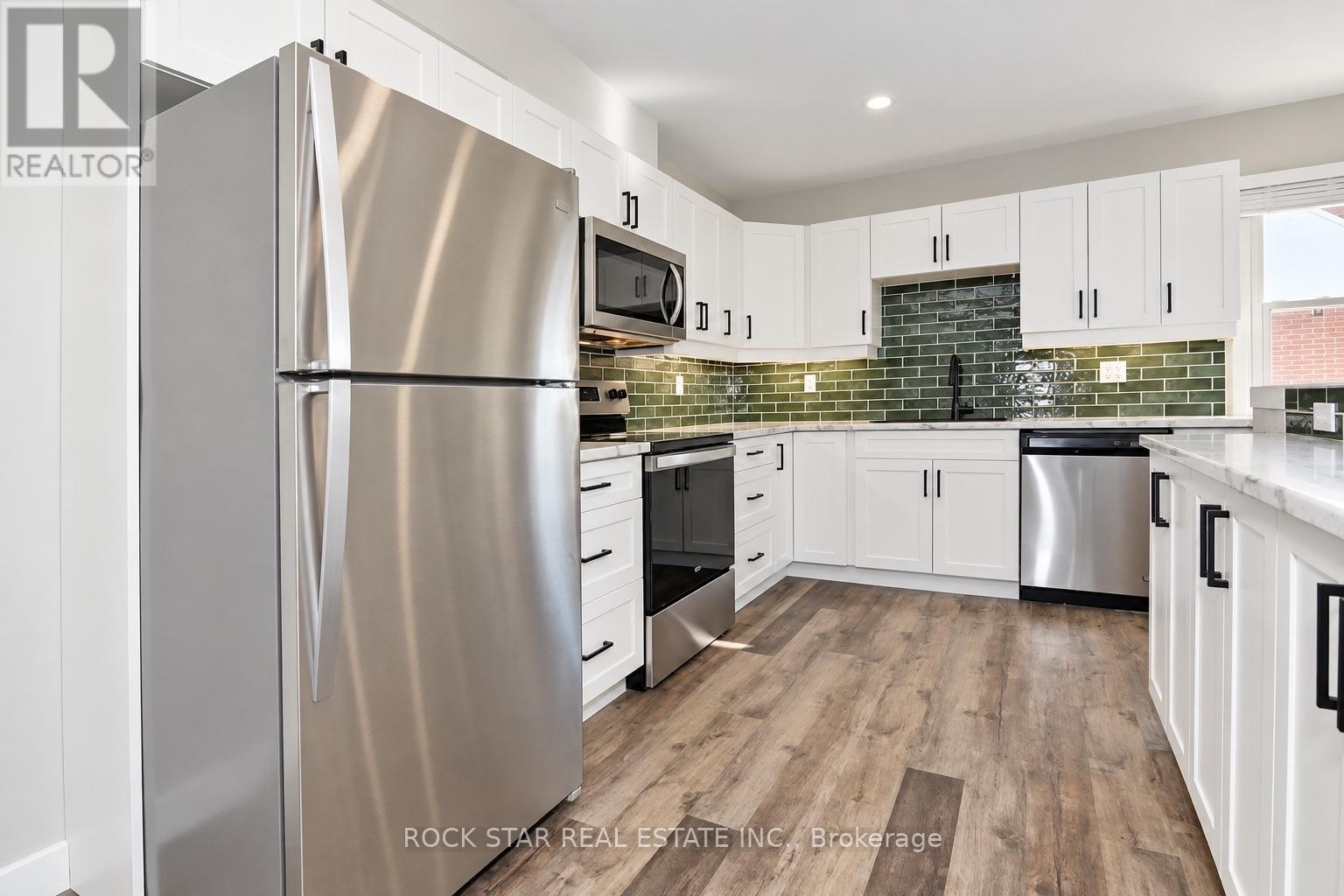 134 Oakside Street Property Photo 4