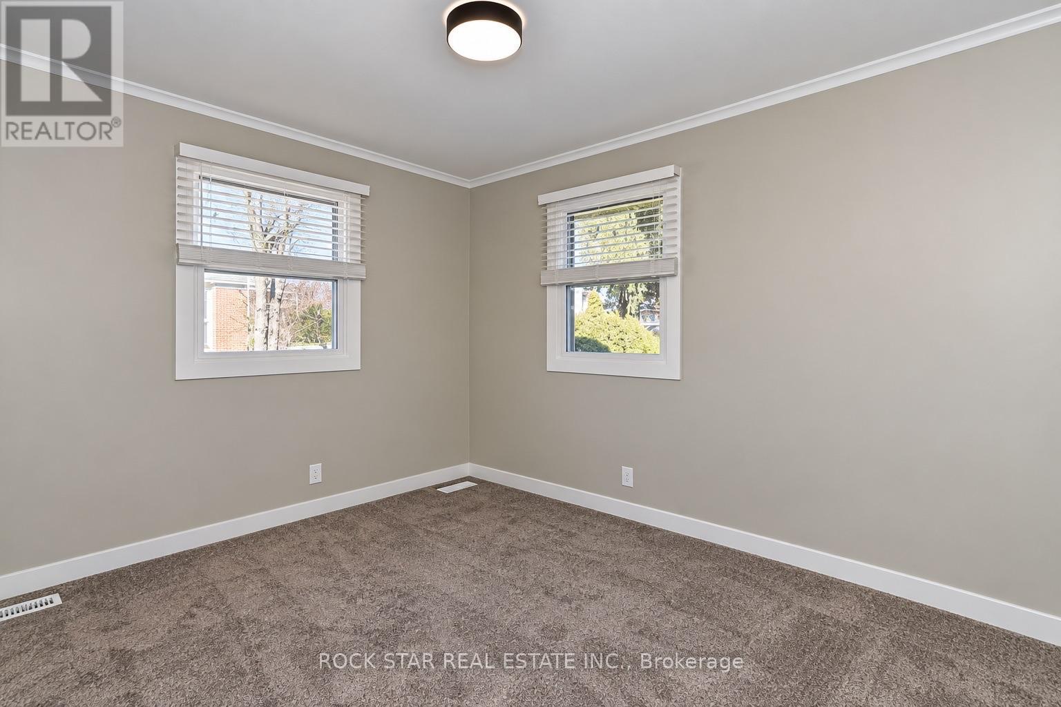 134 Oakside Street Property Photo 7