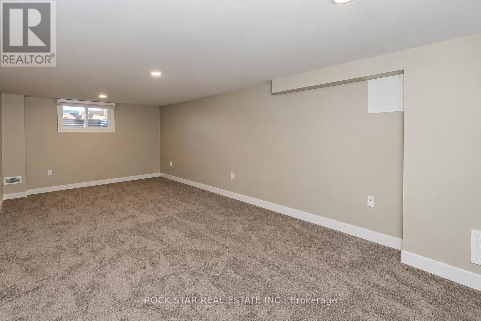134 Oakside Street Property Photo 9
