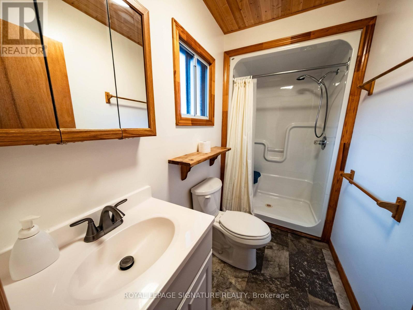 340 - 5428 Young Street Property Photo 15