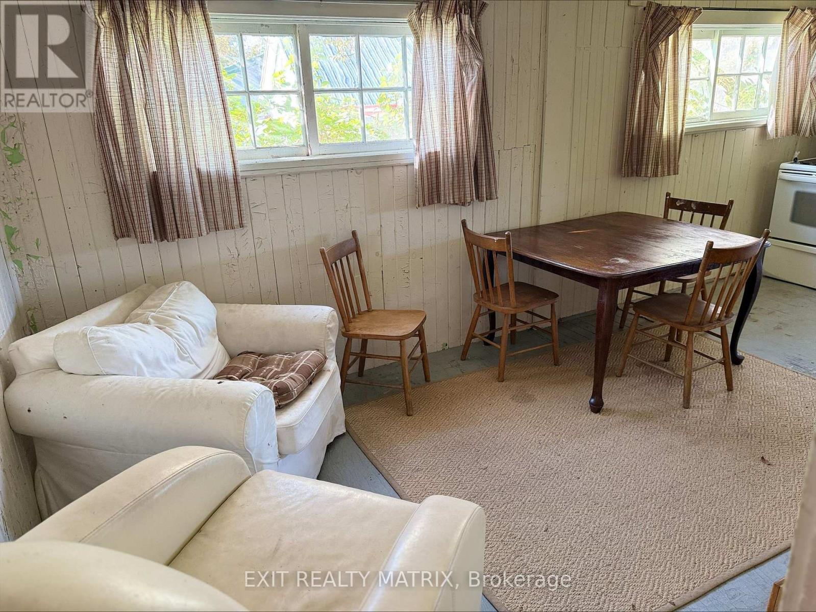 768 Forest Park Road Property Photo 4