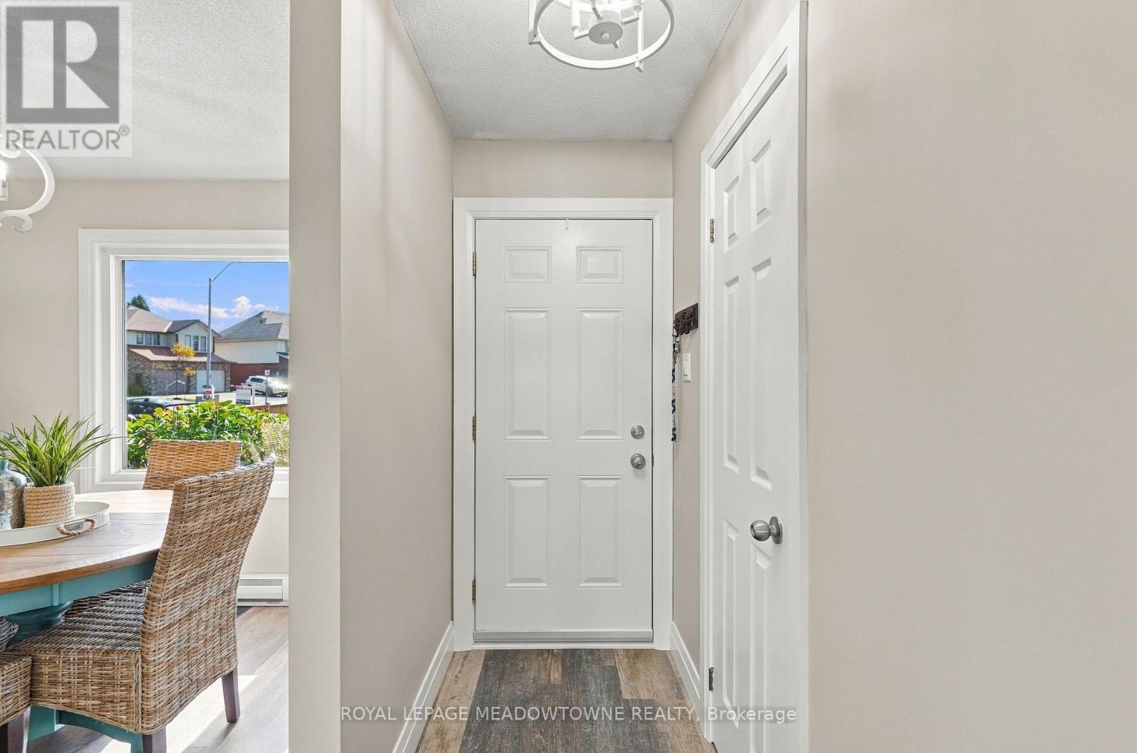 36 - 1115 Nellis Street Property Photo 3